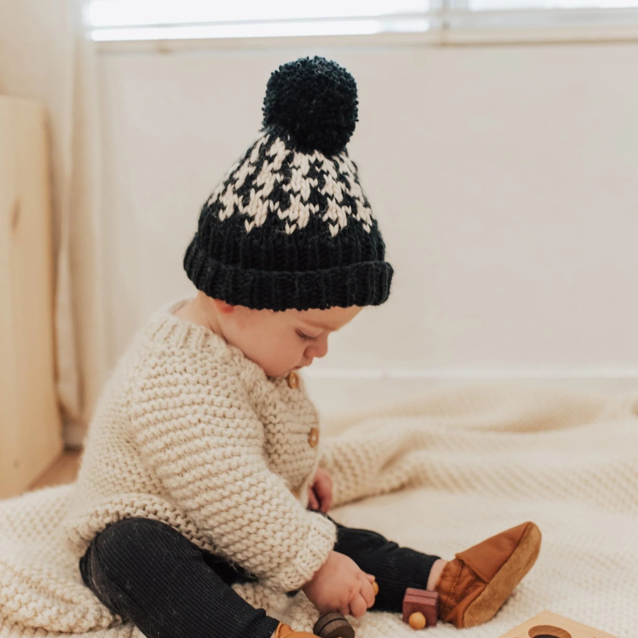 Huggalug Houndstooth Hand Knit Beanie – Dear Hayden